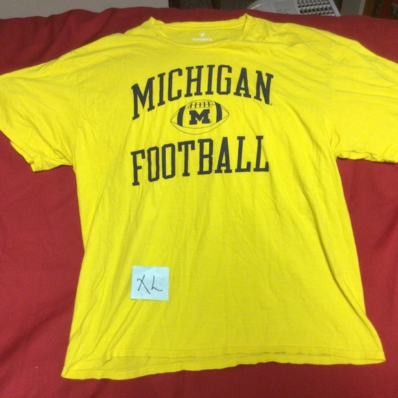 MICHIGAN Wolverines mens tshirt - Picture 1 of 1